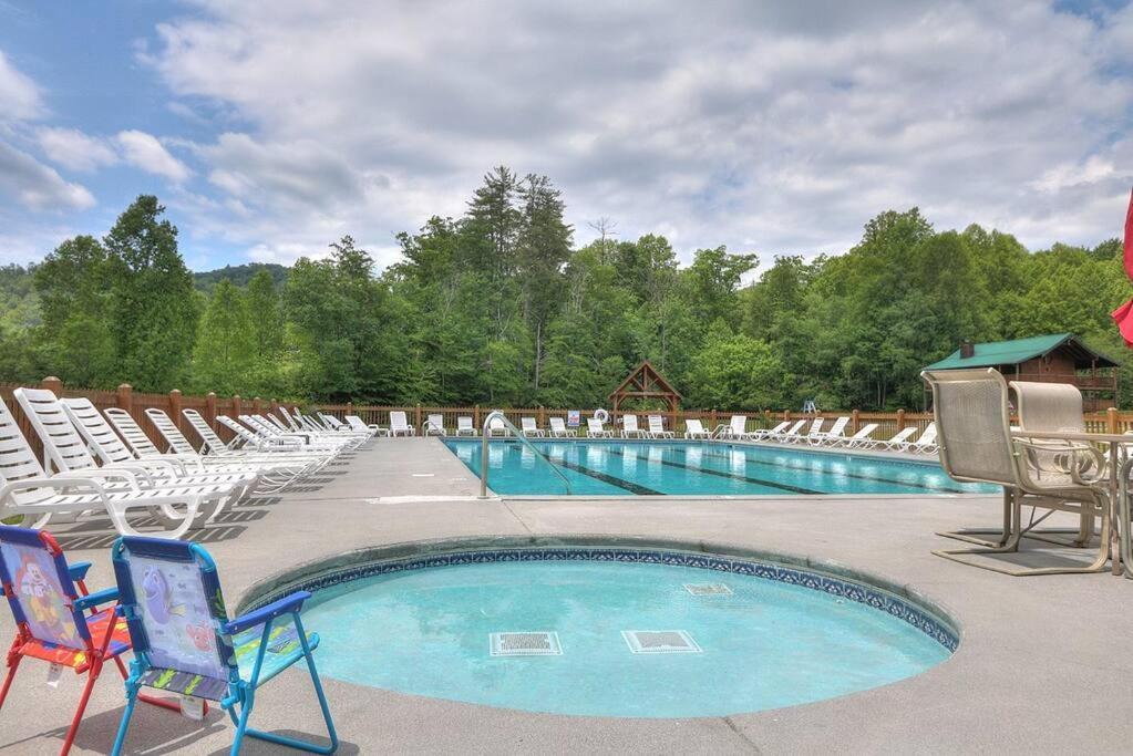 The Moondance Cabin By Lightfoot Stays Vacation Rentals Sevierville Zewnętrze zdjęcie