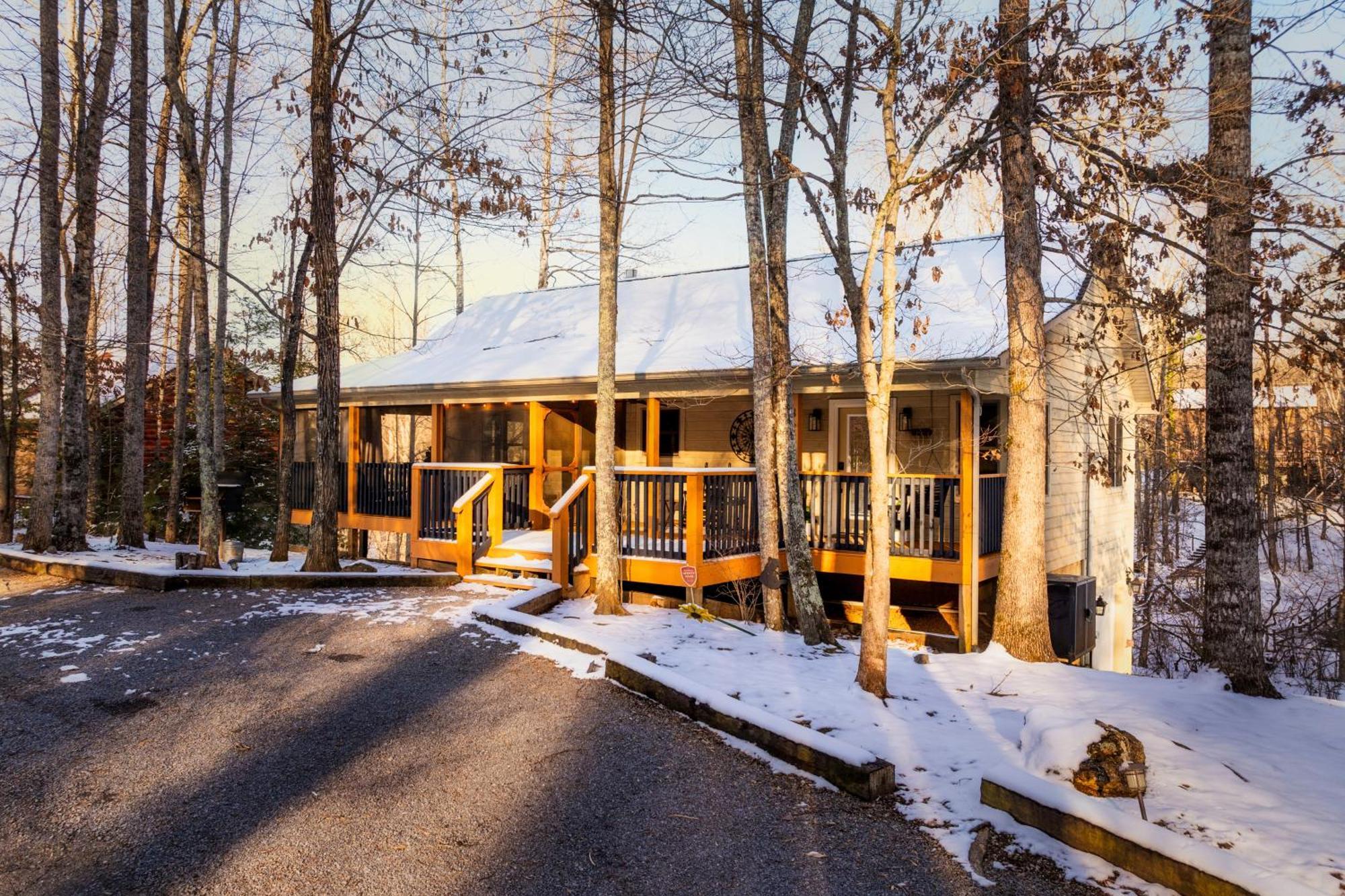 The Moondance Cabin By Lightfoot Stays Vacation Rentals Sevierville Zewnętrze zdjęcie